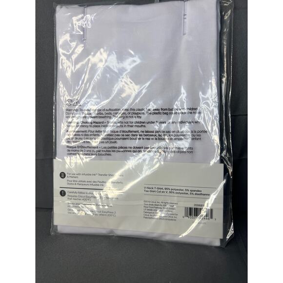 Cricut Womens Size Med White Vneck Tshirt NWT - Picture 4 of 5